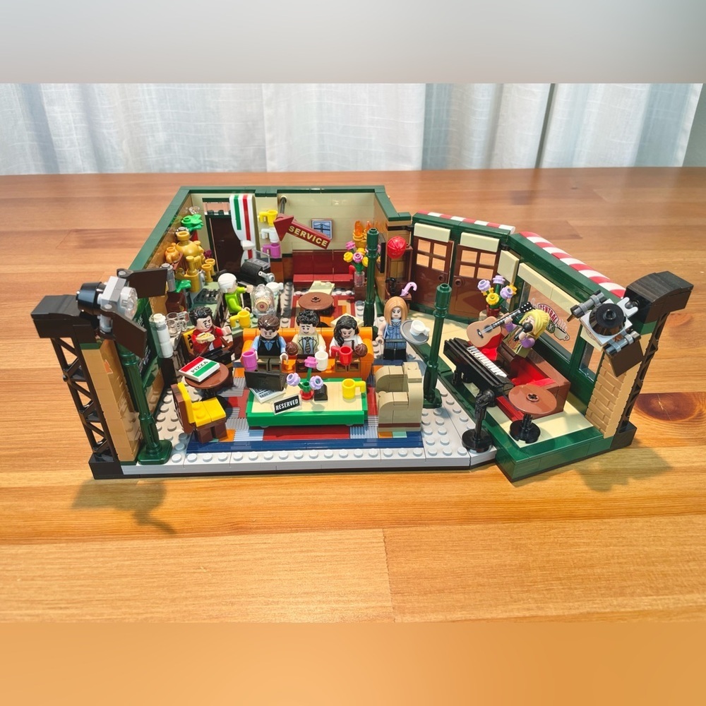 LEGO Ideas Friends Central Perk Complete Set 21319 Ross Rachel Chandler Monica